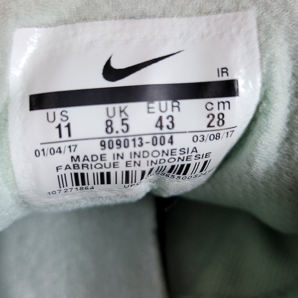 Nike Womens City Trainer Gray Shoes - Picture 10 of 10